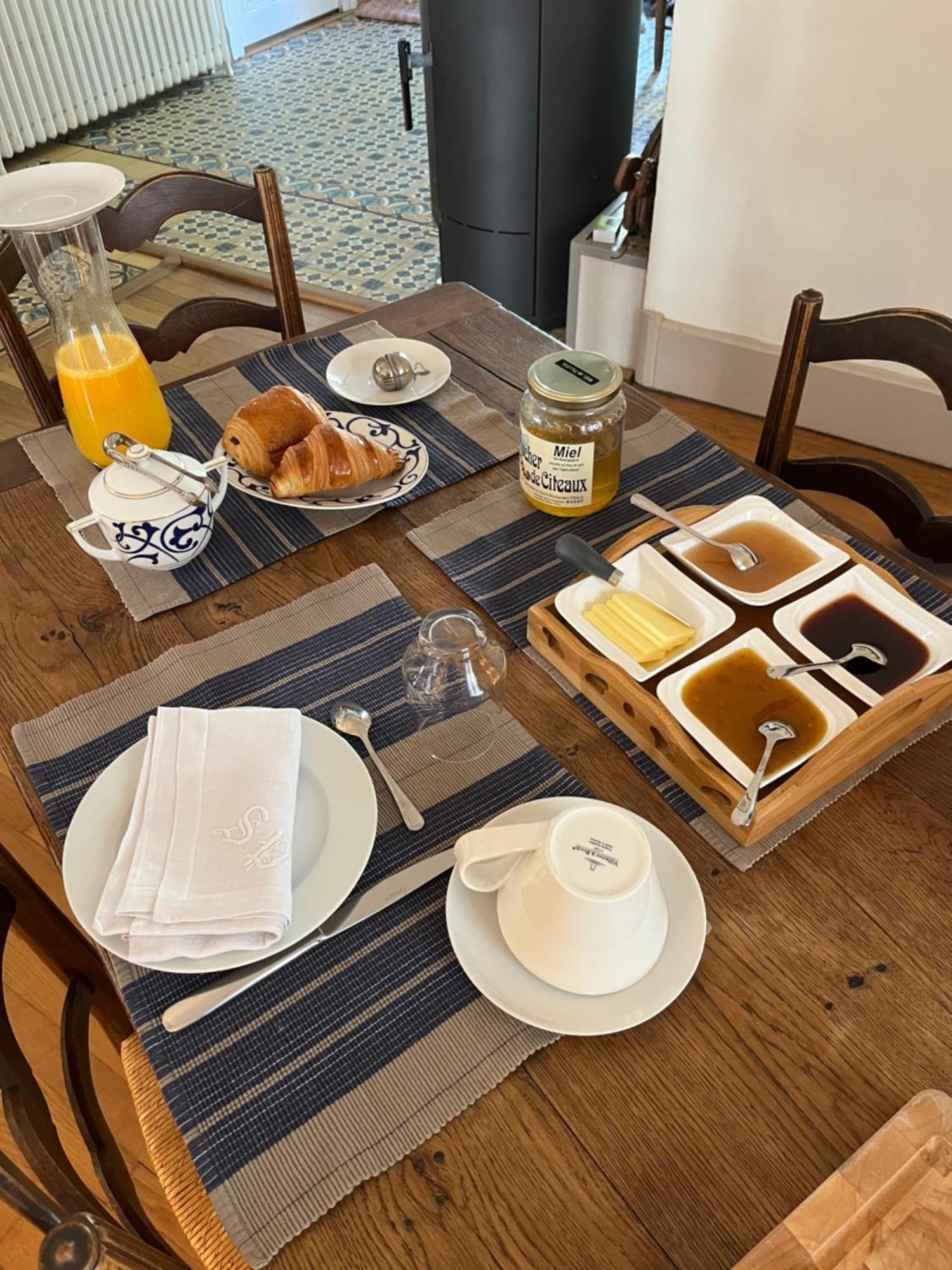 Logis Saint Vivant Volnay  Екстериор снимка